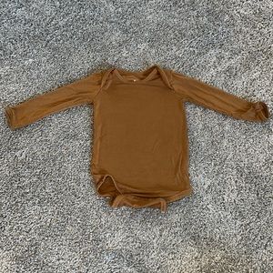 Kyte Baby nutmeg long sleeve bodysuit